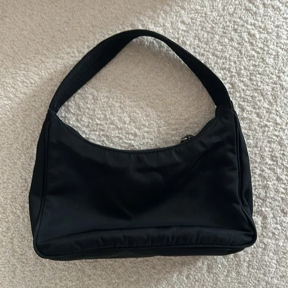 Vintage Prada Mini Nylon (90s) - Picture 3 of 4